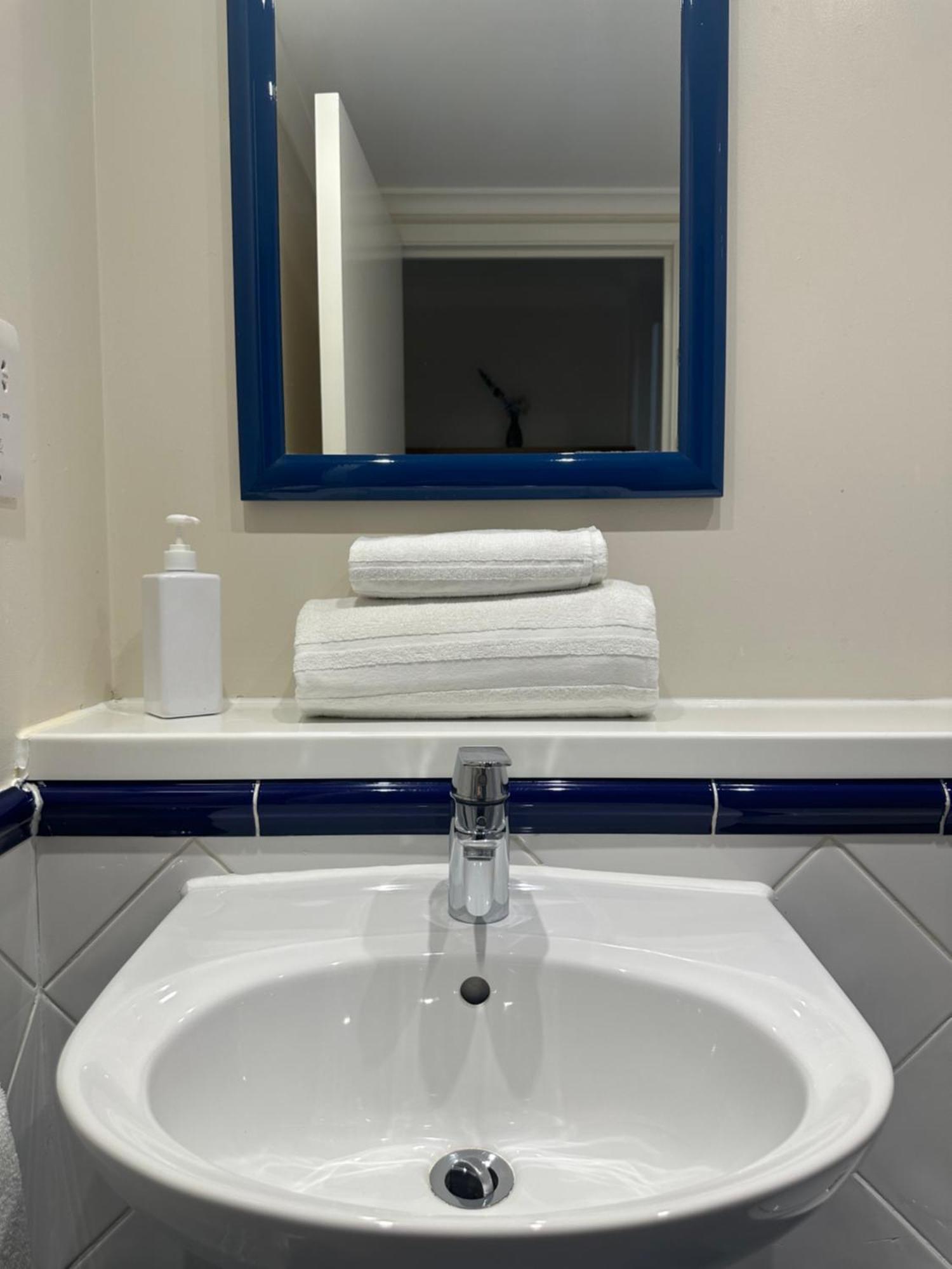 Go2 Glasgow Cumbernauld Hotel - Free Parking And Pet Friendly Exteriér fotografie