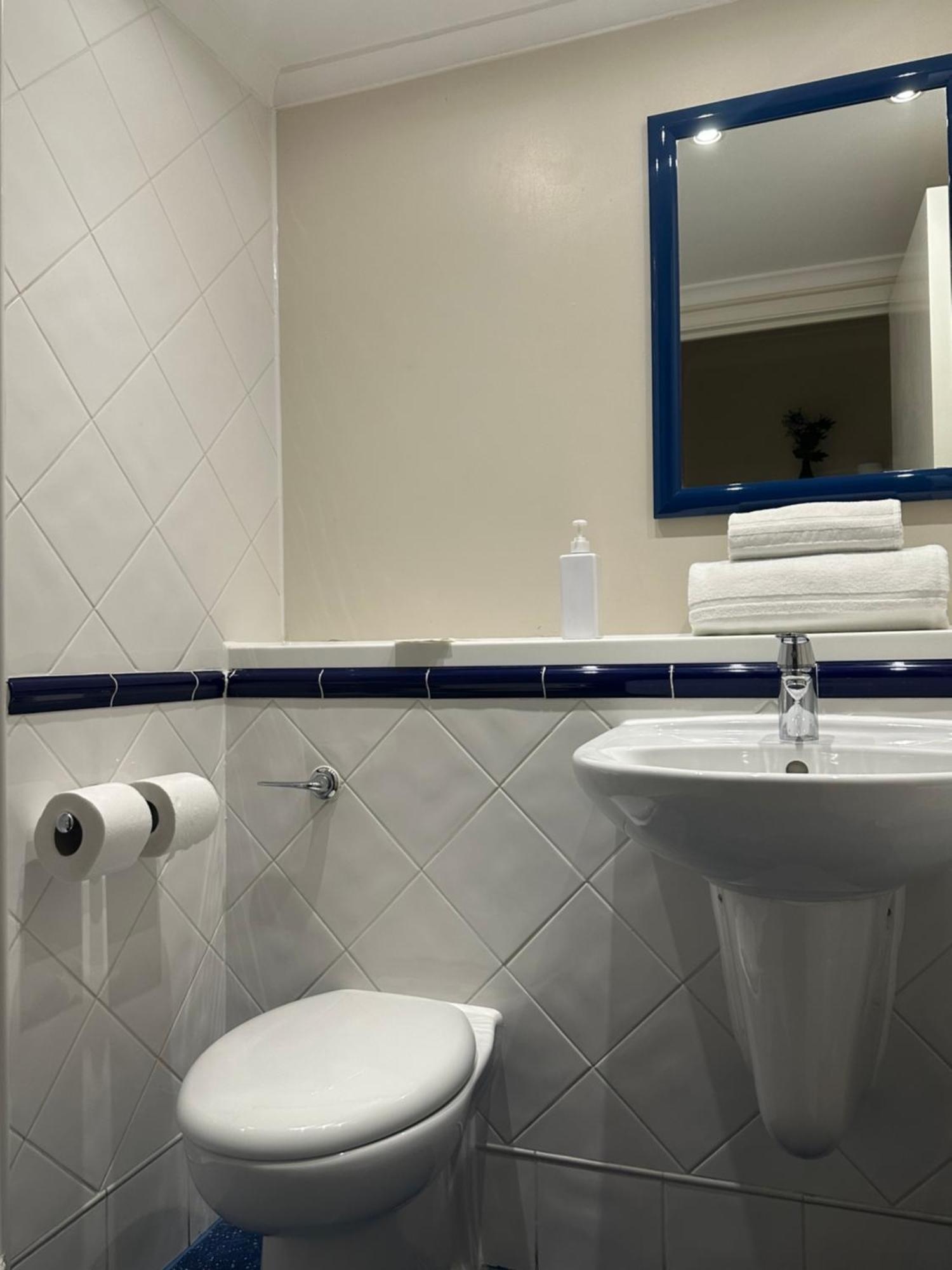 Go2 Glasgow Cumbernauld Hotel - Free Parking And Pet Friendly Exteriér fotografie
