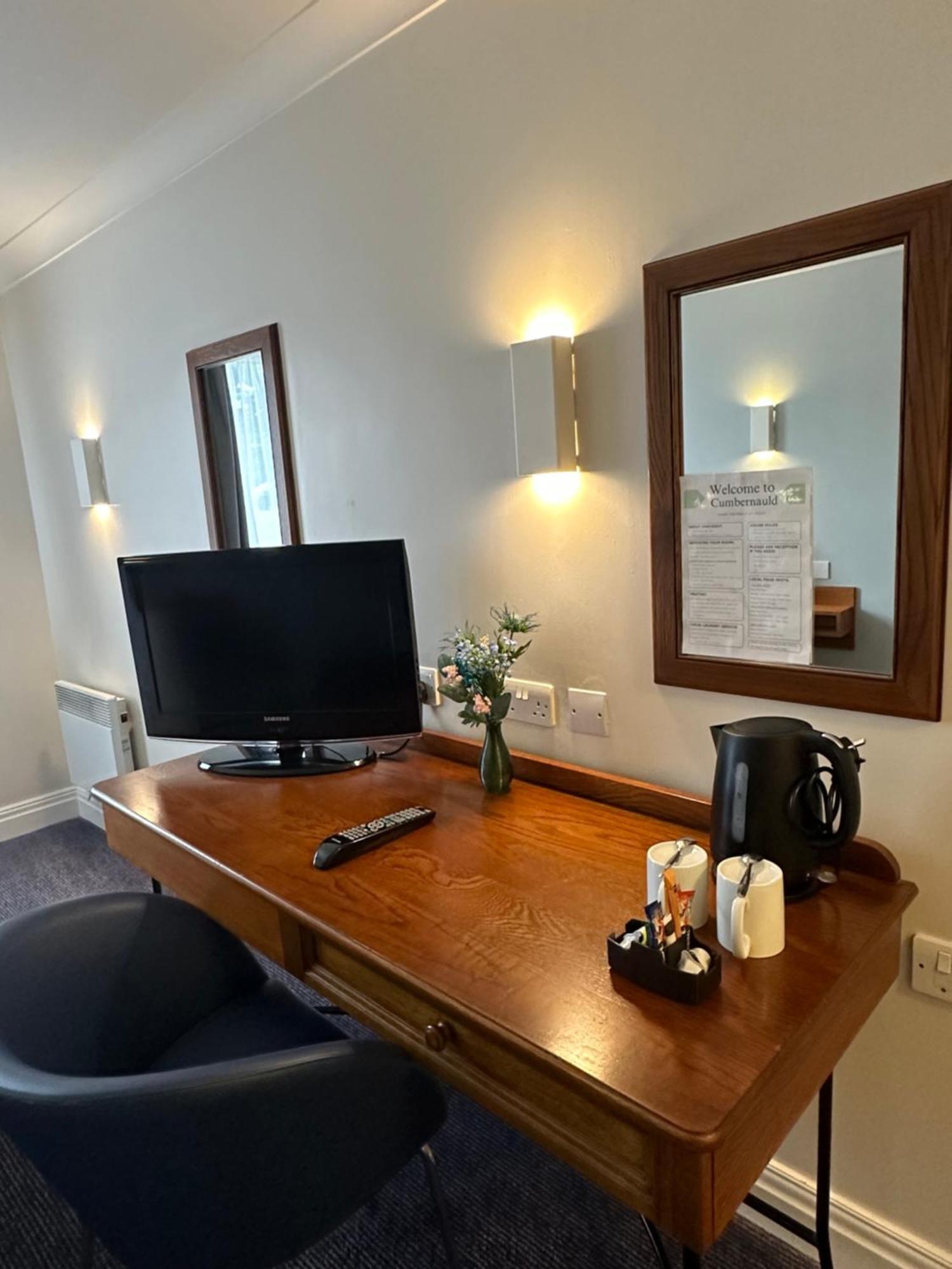 Go2 Glasgow Cumbernauld Hotel - Free Parking And Pet Friendly Exteriér fotografie