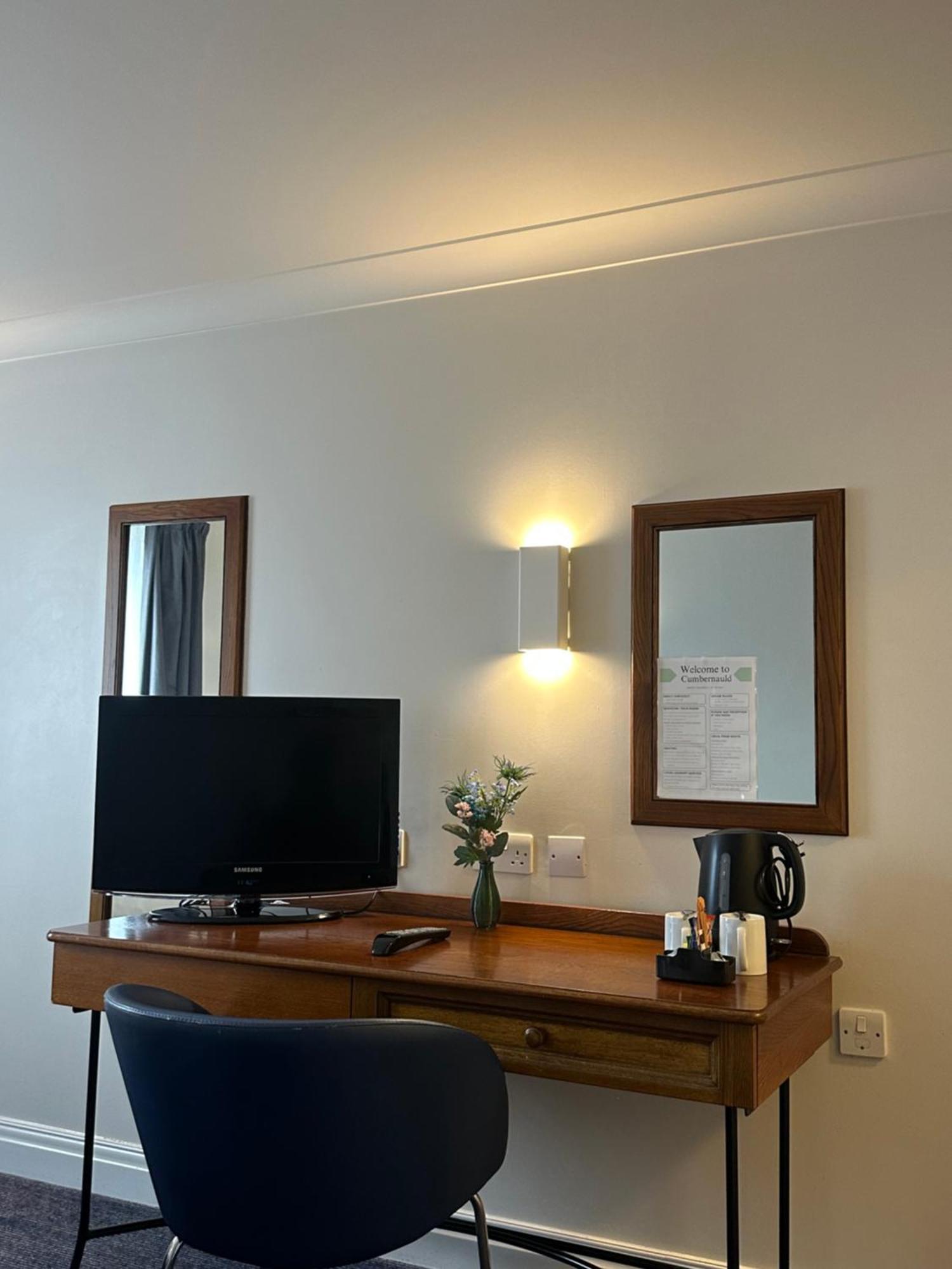 Go2 Glasgow Cumbernauld Hotel - Free Parking And Pet Friendly Exteriér fotografie